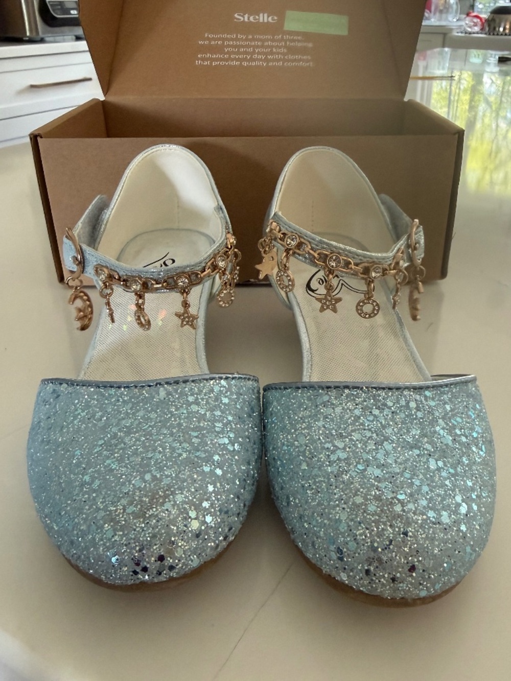 Beautiful dressy sparkly shoes- like new